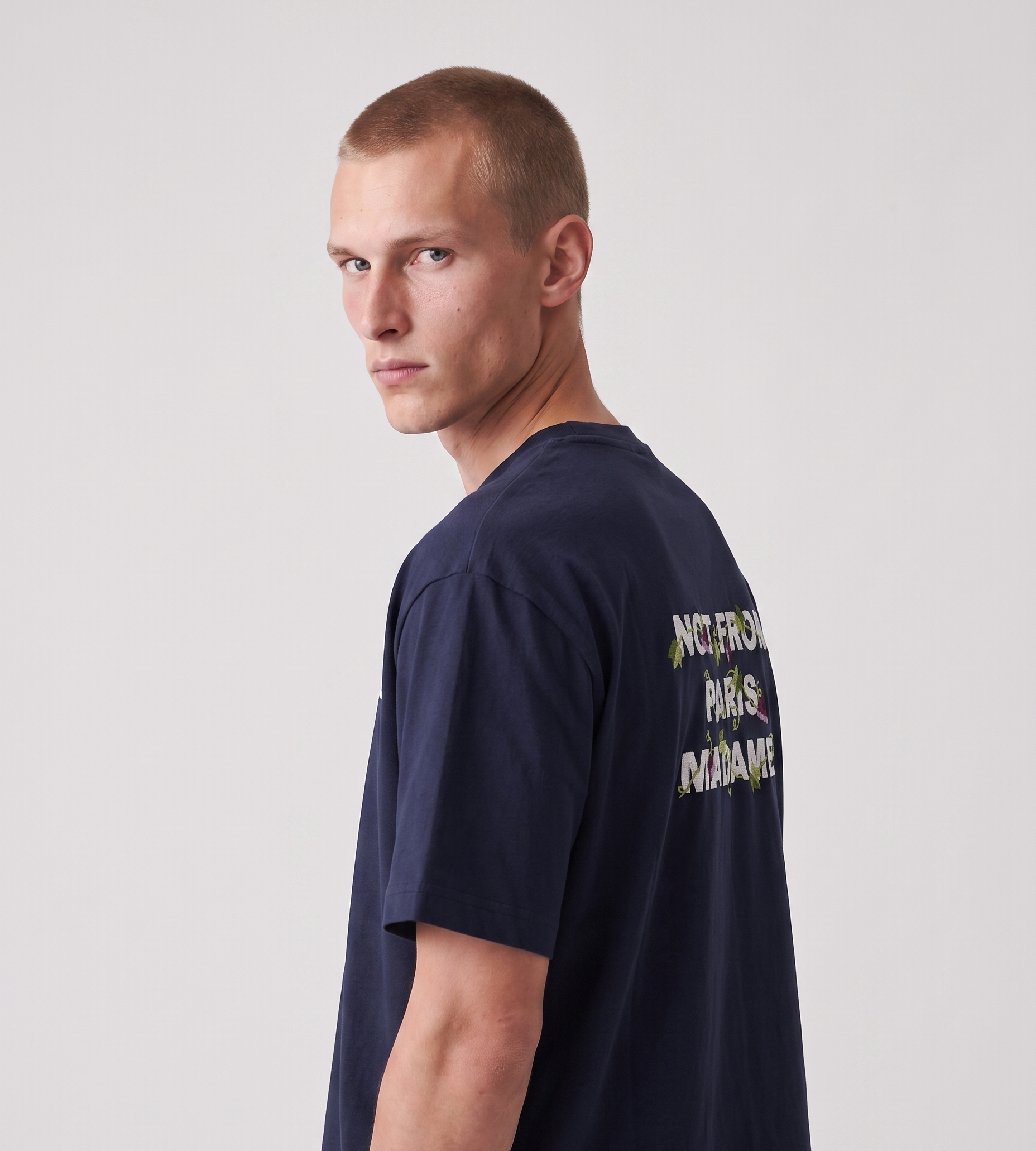 Drôle de Monsieur Vine Embroidered Slogan T-Shirt Navy