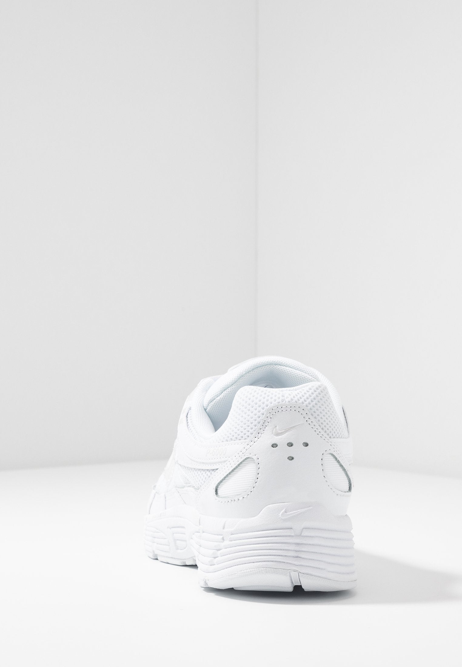 Nike P 6000 white